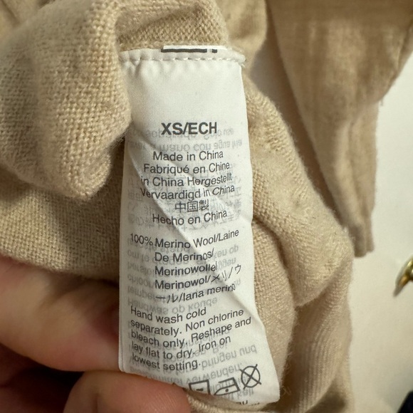 Cream Madewell sweater #knitwear
Fit to size
100percent Merlino wool - Picture 3 of 3